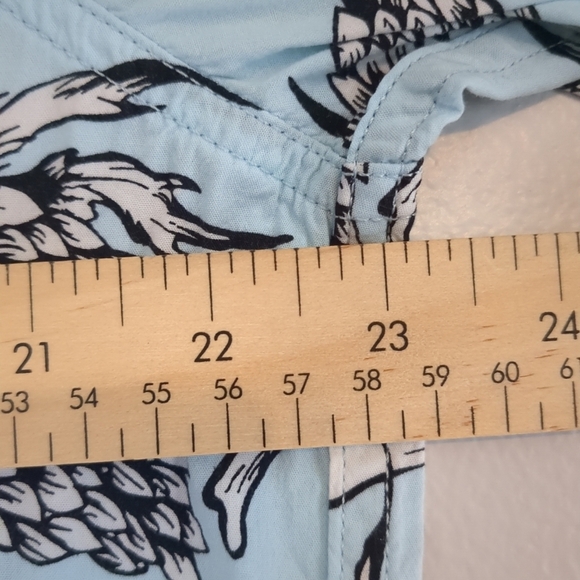 Levi's Light Blue Floral Men's Shirt Size Large Outdoor Golf Preppy - Picture 6 of 8